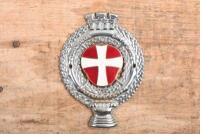 FORENEDE DANSKE MOTOREJERE: A 1930s Forenede Danske Motorejere nickel plated pressed brass badge