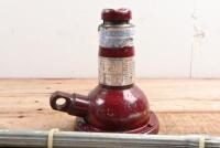 JACK: A heavy duty jack with handle and ratchet lever - 2