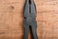 JAGUAR: A Jaguar MKII 240/340 original tool kit with mint condition tools. With original rare JAGUAR Tool Container envelope - 7