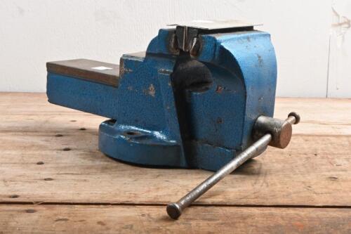 VICE: A four inch or 100mm vice, minimal use.