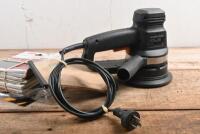 ORBITAL SANDER: A BLACK & DECKER BD 190E orbital sander - 3
