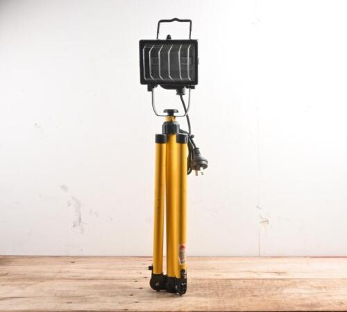 SPOTLIGHT: A 'ARLEC' work light on fully adjustable telescopic tripod