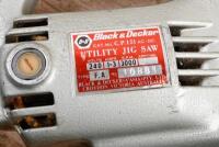 JIG SAW: A Black & Decker F.A. 10881 jig saw. With spare blades - 5