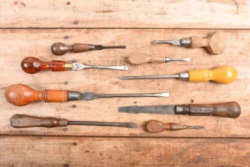 SCREWDRIVERS: A collection of English 1930s/1940s screwdrivers