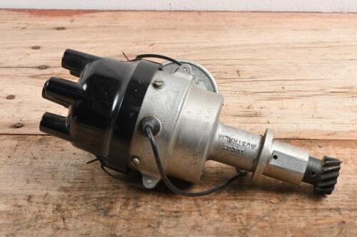 DISTRIBUTOR CAP: A new old stock LUCAS AUSTRALIA distributor and distributor cap. Part number 62941027 A & 624 103 041