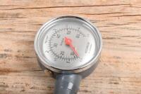 TYRE GAUGE: A West German MOTOMETER tyre gauge - 2