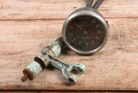 TACHOMETER: A SMITHS A.T.R.C. 3105/1 tachometer (R.P.M. x 100) - 2