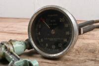 TACHOMETER: A SMITHS A.T.R.C. 3105/1 tachometer (R.P.M. x 100) - 3