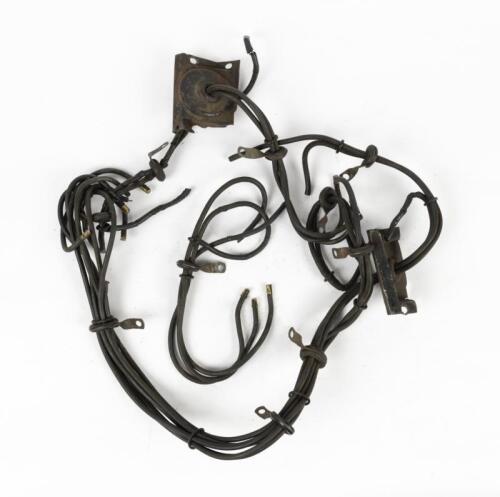 RSR: A group of spark plug leads with brackets suitable for Porsche RSR