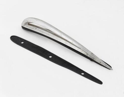 356 PRE A/A: A Porsche 356 PRE A and A front bonnet handle with seals