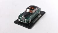 ROLLS-ROYCE: A ATC 1:43 scale Rolls-Royce Silver Cloud III Limousine 1962. Metallic green & black body - 4