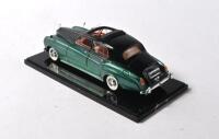 ROLLS-ROYCE: A ATC 1:43 scale Rolls-Royce Silver Cloud III Limousine 1962. Metallic green & black body - 5