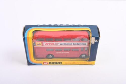 ROUTEMASTER BUS: A CORGI London Routemaster Bus (469)