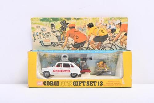 CORGI GIFT SET: A Corgi GS13 "Tour De France" Gift Set