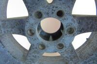 PORSCHE: A rare 956/962 original 18" magnesium front wheel - 4