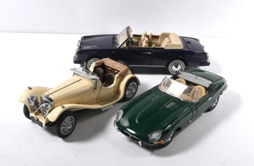 FRANKLIN MINT: Three Franklin Mint 1:24 scale models. 1938 Jaguar SS100, 1961 JAGUAR E-TYPE & 1993 Rolls-Royce Corniche IV