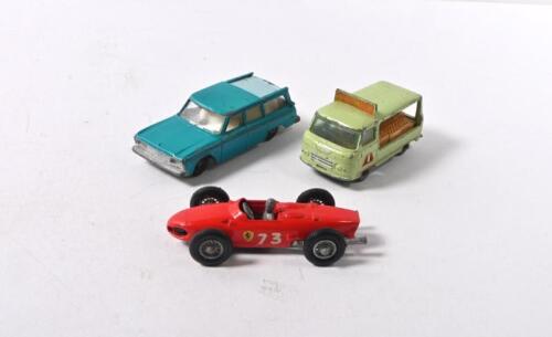 MATCHBOX REGULAR WHEELS: Three Matchbox Regular Wheel models. No.42 Studebaker Lark Wagonaire, No.21 Commer Milk Float & No.73 Ferrari F1 Racing Car