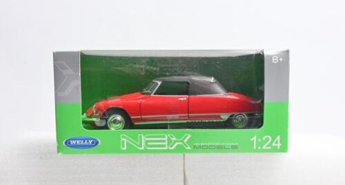 CITROEN: A 1:24 scale WELLY CITROEN DS 19 Cabriolet