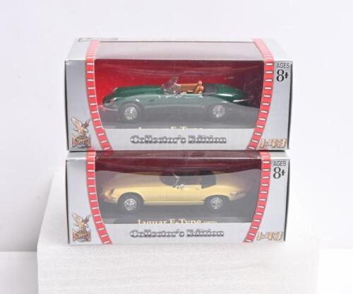 E-TYPE: Two 1:43 scale Road Signature Collection Jaguar E-Type (1971) models. British Racing Green & Lemon coloured models