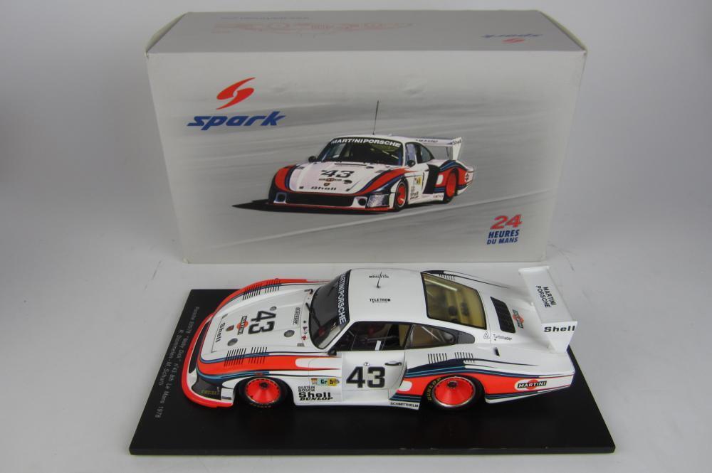 PORSCHE: Spark 1:18 Porsche 935/78 Moby Dick