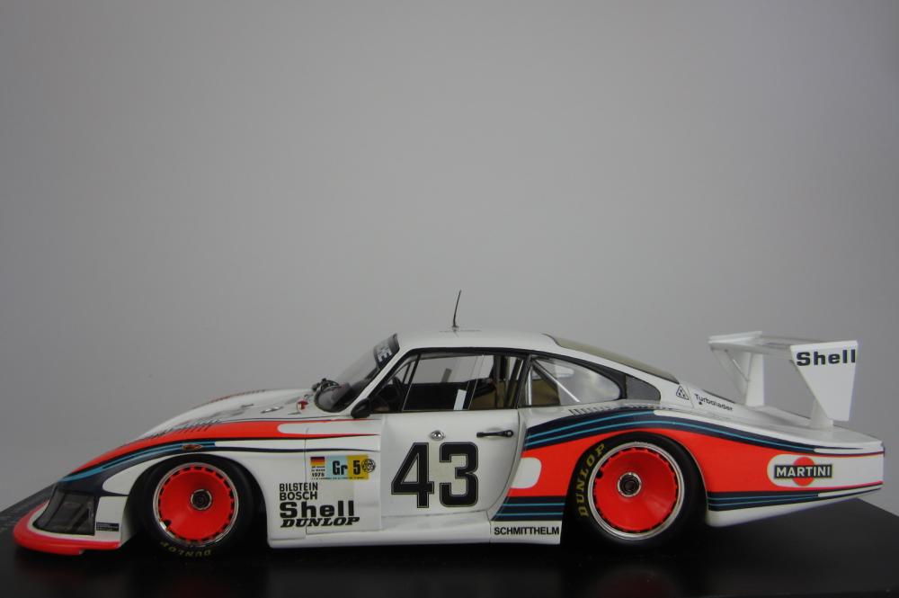 PORSCHE: Spark 1:18 Porsche 935/78 