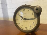 O.S. ATELIERS SEIGNOL: An 8-day O.S. Ateliers Seignol car clock [Location: Sydney] - 4