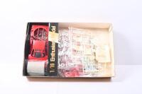 FERRARI: A 1:16 scale Ferrari F40 plastic model kit by FUJIMI (NO.10110-RC110-4800) - 3