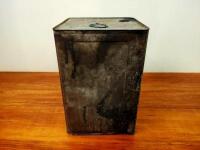 SHELL: An early Shell Motor Oil &lsquo;Triple&rsquo; S.A.E 50 four-gallon square oil drum - 3