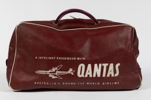 QANTAS: A circa 1960s/1970s Qantas cabin bag, 23cm high