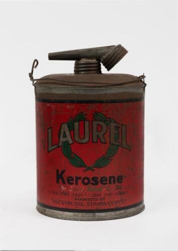 LAUREL: A interesting early Laurel Kerosene 'Vacuum Oil Company' one imperial quart tin by Leckie & Gray Pty Ltd Melbourne with tin pourer and handle.