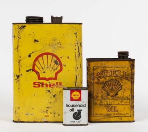 SHELL: A group lot of three Shell tins including an early one imperial quart Shell oil tin, four fluid ounce household oiler and a later Shell one gallon tin