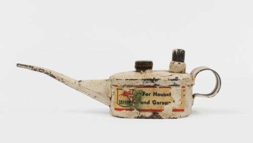 MOBIL: A cute small Australian 'Mobile Handy Oil' oiler with hand primer