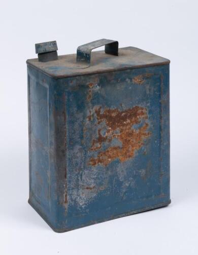 RUNNING BOARD TIN: An early 2 gallon running board oil tin in blue, possibly Neptune
