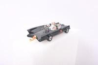 BATMAN: A Corgi 267 "Batman" - Batmobile. Rare issue with clear windows (Updated Photos) - 12