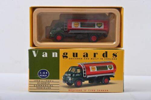 BP: A CORGI 1:64 scale Bedford 'S' Type Tanker (VA7001). Red and green 'Shell-BP' livery
