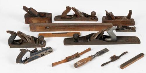 HAND PLANES: A nice selection of early wood hand planes, including Carter No.7 , No.4, No.78 and others
