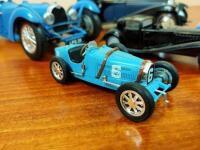 BUGATTI: A collection of eight Bugatti scale models - 10