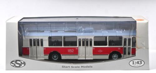 TROLLEY BUS: A 1:43 scale Start Scale Models trolley bus in Russian livery (SSM4007)