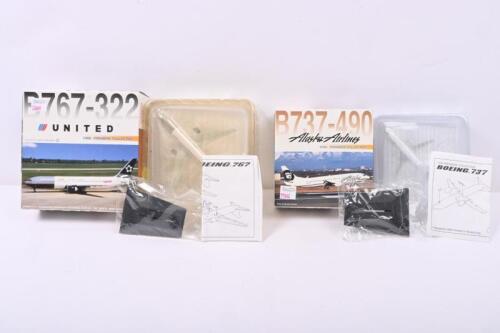 BOEING: Two 1:400 scale DRAGON WINGS Premiere Collection Boeing diecast models. B737-490 in 'Alaska Airlines' livery, and B767-322 in 'UNITED' livery