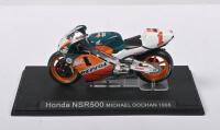 DOOHAN: A 1:24 scale ixo model 1998 Honda NSR500 as raced by Michael Doohan