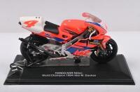 DOOHAN: An Italeri 1:24 scale HONDA NSR 500cc. 1994 World Champion - M. Doohan
