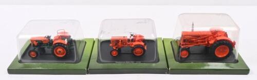 VENDEUVRE: Three Hachette 1:43 scale Vendeuvre tractor models. Boxed 1956 Vendeuvre Super GG70, 1958 Vendeuvre Bob 500 & 1960 Vendeuvre BL 30 models