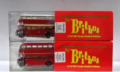 GUY ARAB III: Two Limited Edition 1:76 scale Guy Arab III Britbus models. PRV BODIED bus with 'CITY OF SOUTHAMPTON' livery (GL 01) & 'LONDON TRANSPORT' bus (GS-05), Route 121