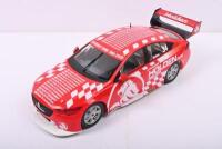 HOLDEN: A Limited Edition CLASSIC CARLECTABLES 1:18 scale HOLDEN COMMODORE ZB in 'HOLDEN WINS AT BATHURST - COMMEMORATIVE LIVERY' (1968 - 2020), numbered '2909' of 3210 - 5
