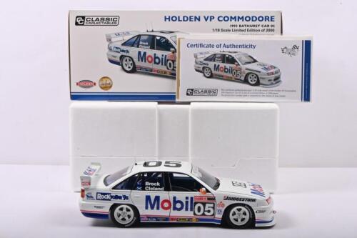 BROCK/CLELAND: A Limited Edition CLASSIC CARLECTABLES 1:18 scale HOLDEN VP COMMODORE, as raced in 1993 Bathurst by Brock/Cleland. Numbered '1705'/2000