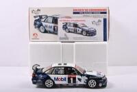 LOWNDES/MURPHY: A CLASSIC CARLECTABLES 1:18 scale model of the Holden VR Commodore as driven by Craig Lowndes and Greg Murphy to victory at Bathurst, 1996. Numbered '0922/1650