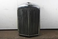 DERBY BENTLEY: An original Derby Bentley radiator core and surround