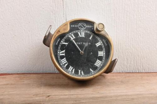 CAR CLOCK: A circa 1920's - 1930's Jaeger Vintage 8 Day wind-up dashboard car clock