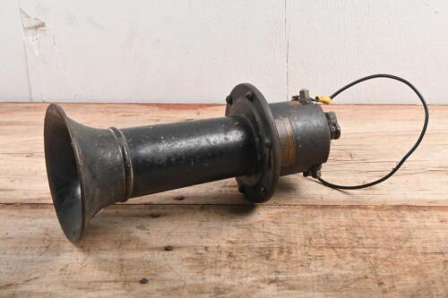 HORN: An early KLAXONET H black brass horn. Stamped 'H 20656' to placard