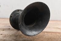 HORN: An early KLAXONET H black brass horn. Stamped 'H 20656' to placard - 2